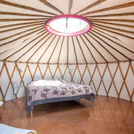 Stunning Glamping Yurt With A Pool Near The Costa De Prata In Portugal Casa vacanze Vimeiro (Leiria)